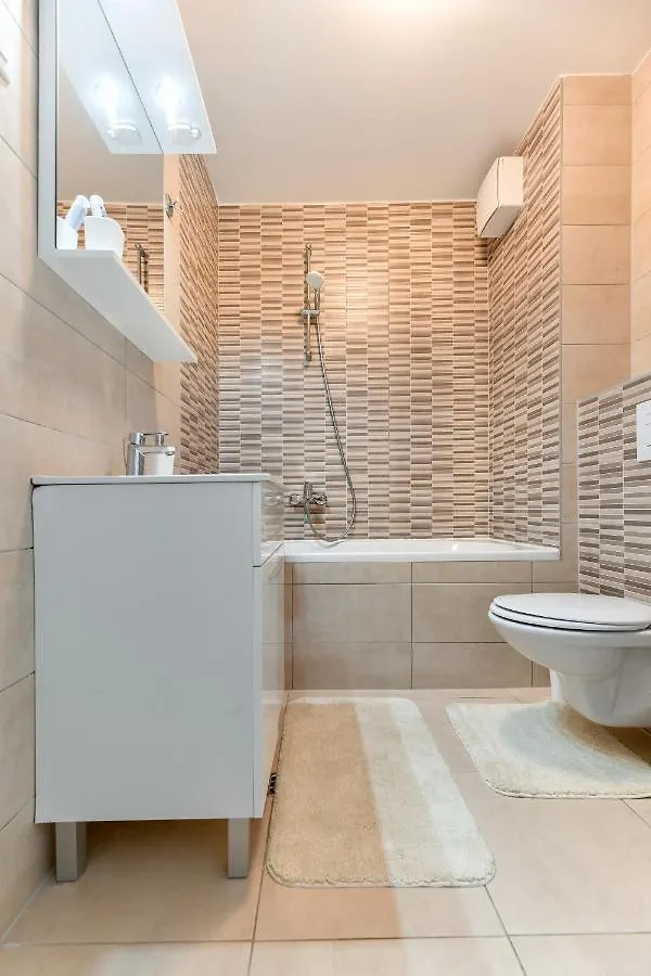 Modern Apartment For 2025' Vacation In ザダル