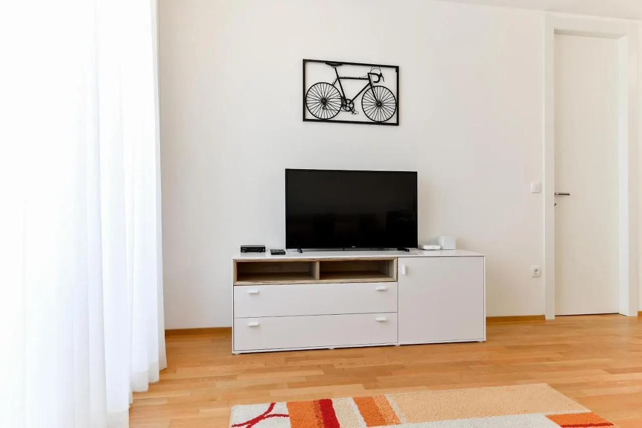 Modern Apartment For 2025' Vacation In ザダル